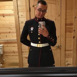 Meet your Posher, Cameron